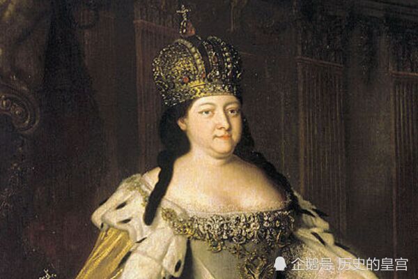 这个男孩就是伊凡六世,于是安娜一世改变主意,不立外甥女,而是立外甥