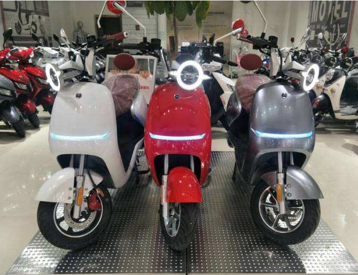 黑科技配置,两轮版"兰博基尼",三段式液压减震,售4580元