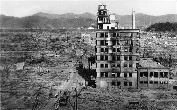 广岛核爆后有多恐怖巨大火球腾空而起7万多人瞬间被气化