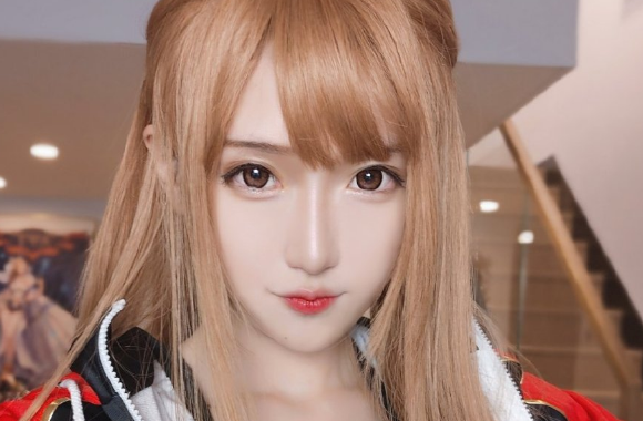 "cos大佬"腐团儿被爆素颜照,看清正脸样子,网友:太真实!