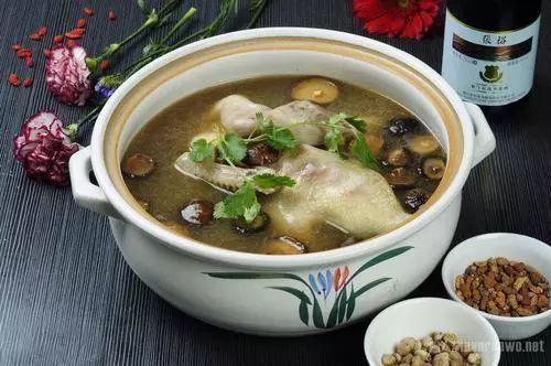 气阴不足或燥邪犯肺?来个美味香菇银竹老鸭汤