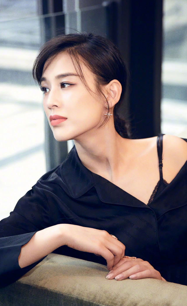 超美黄圣依第4712期时尚潮流穿搭美图欣赏