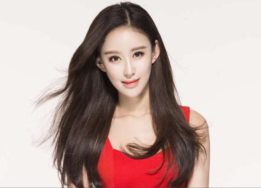 还记得《花千骨》的绿鞘吗?画上眉毛后,网友:这脸被上帝吻过?