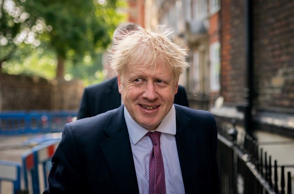 拥有首相同款发型 英国金丝雀获名鲍里斯