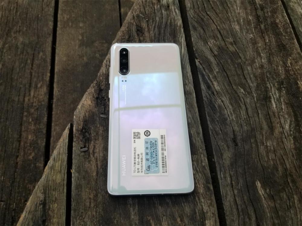 五彩斑斓的白,华为P30珠光贝母白