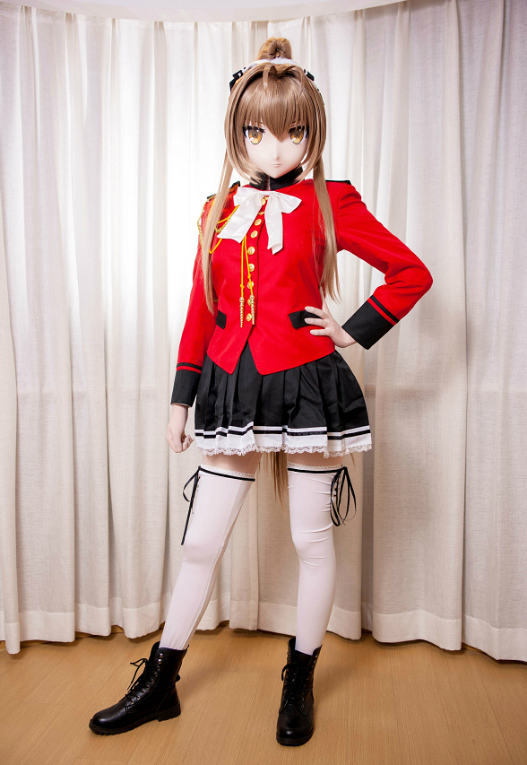 女孩戴头套cos千斗五十铃,画面太撕漫,网友:还能看见路吗?