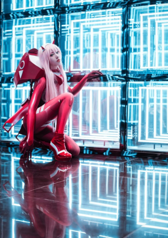 小姐姐cos零二,脚上"悬空鞋"太抢镜,网友:穿上后咋走路?