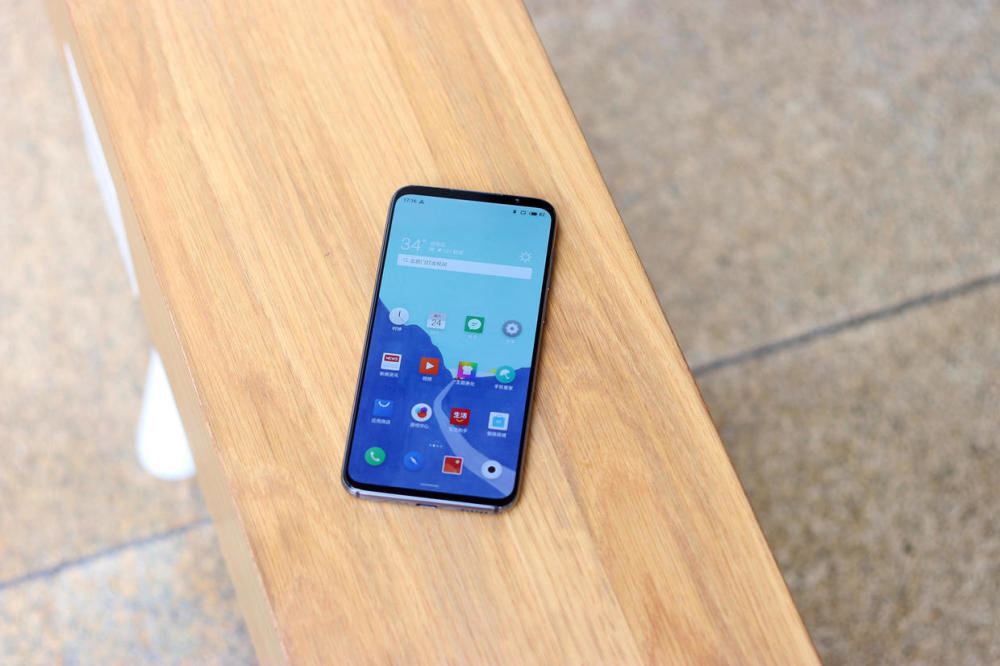 对于智能手机来说,屏幕是非常重要的,魅族很重视屏幕素质,16s pro 的