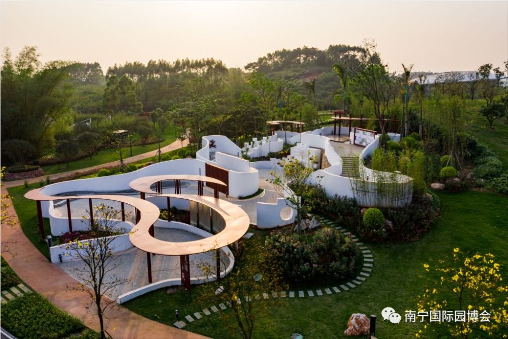 最美园博园健步走边走边游好风光