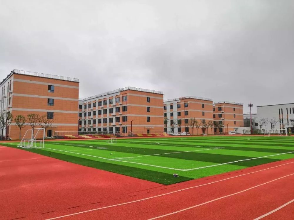 航天小学,昆明路小学大寨分校,东仪路小学,航天小学第一分校中学1所