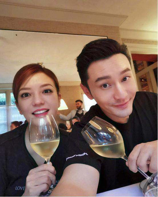 赵薇|赵薇黄晓明时隔半年再同框，44岁赵薇瘦身成功却比老同学显老气