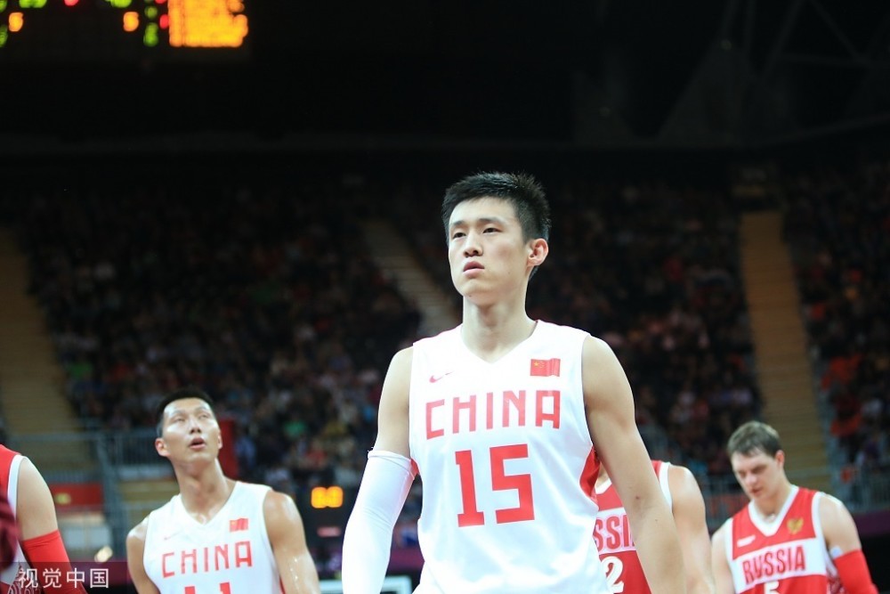 周鹏男篮生涯12年7届大赛:两度称霸亚洲