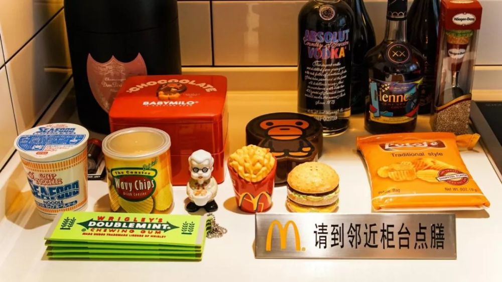 玩具|他在西湖边买200㎡豪宅，4年不住人，堆满的玩具总价超房子