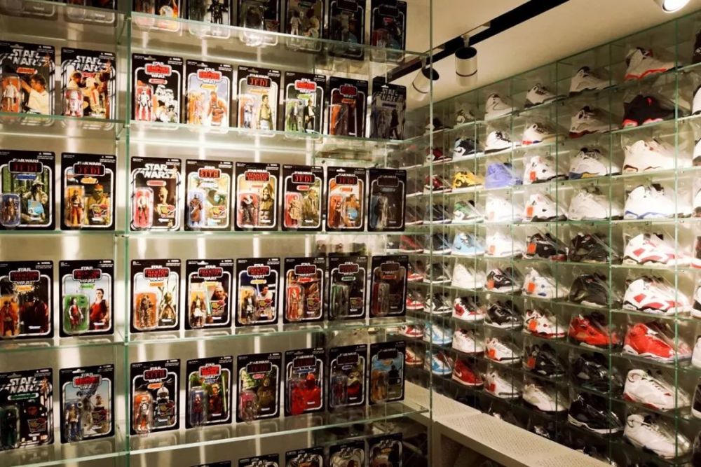 玩具|他在西湖边买200㎡豪宅，4年不住人，堆满的玩具总价超房子