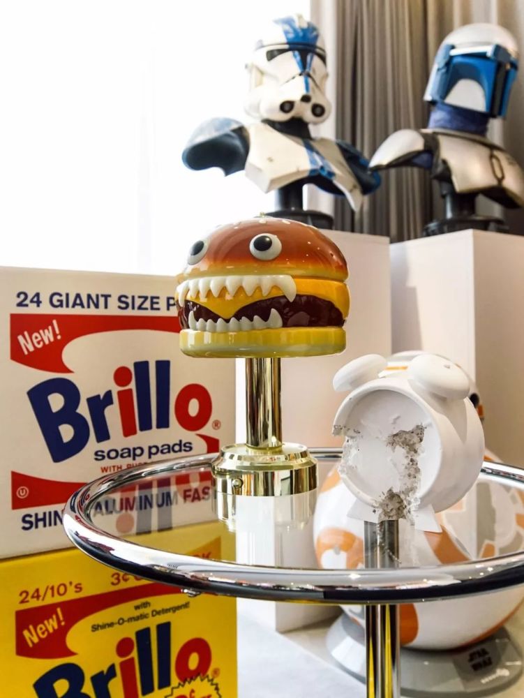 玩具|他在西湖边买200㎡豪宅，4年不住人，堆满的玩具总价超房子