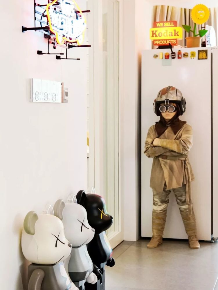 玩具|他在西湖边买200㎡豪宅，4年不住人，堆满的玩具总价超房子