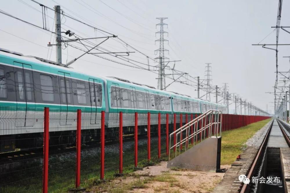 深圳地铁6号线首列车明天亮相,将从新会出发回归深圳