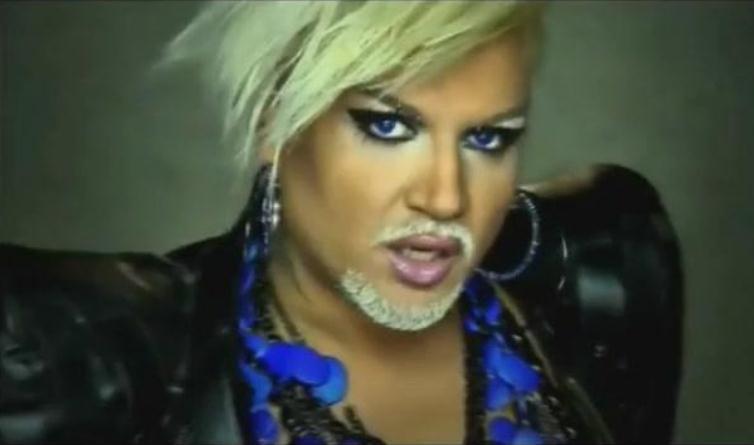 保加利亚妖王为何总是浓妆,当看到年轻时素颜帅照,我恋爱了!