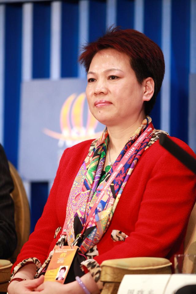 被女首富拖累st新光半年亏12亿还有24亿到期债务没还