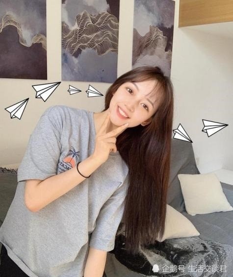 吴亦凡恋情疑似曝光 与女子十指紧扣回家 女子到底是什么人?