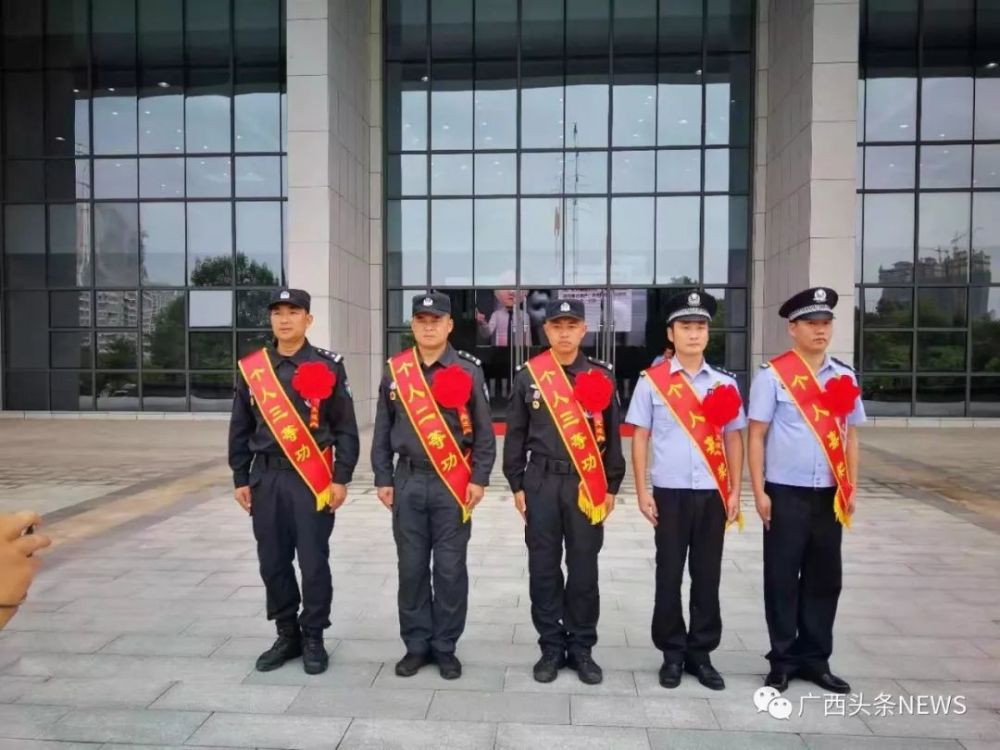 赞!击毙南宁地铁劫持案嫌犯的特警被嘉奖啦,警方透露解救过程