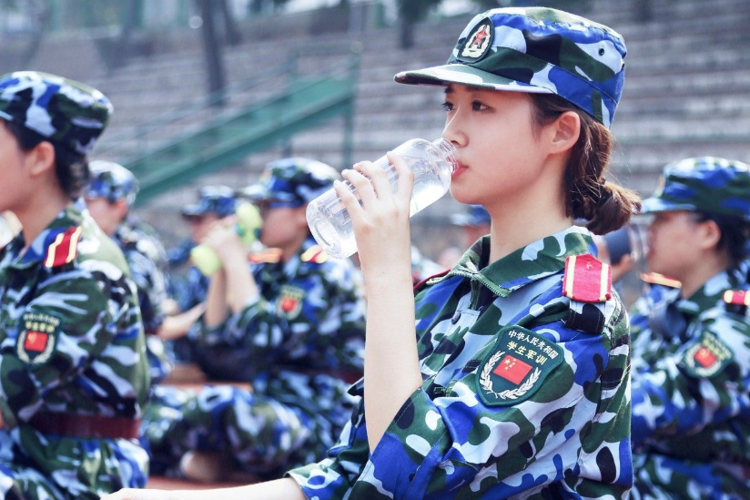 军训后就会"有人追"的女生,大多有这3个特点,其中有你吗?