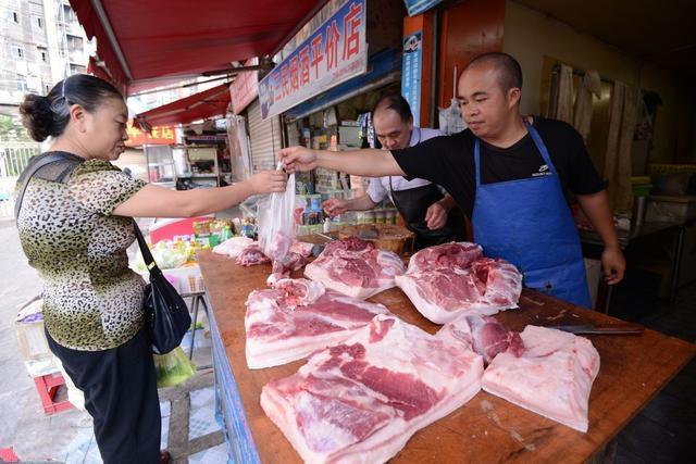 豬肉漲價了,大家知道是為什麼嗎?賣肉店老闆告訴你真實原因