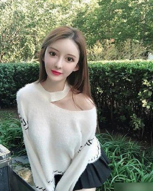 吴亦凡新女友资料全曝光,"绯闻前任"一句话蹭热度,成功引关注