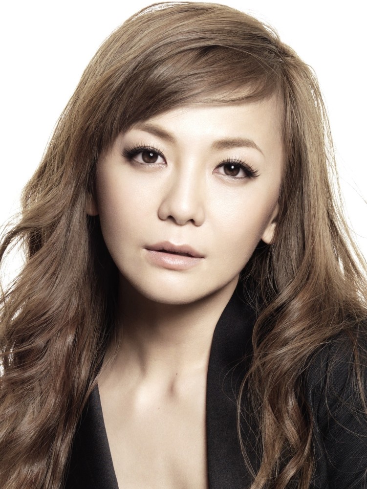 女星华原朋美未婚宣布产下一名男婴 不过生父成谜 曾爆出不伦恋