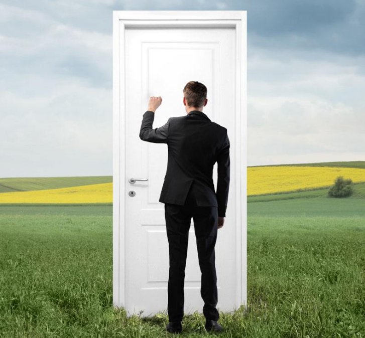 爱因斯坦最诡异的问题世界只剩下你一人屋外敲门的人会是谁