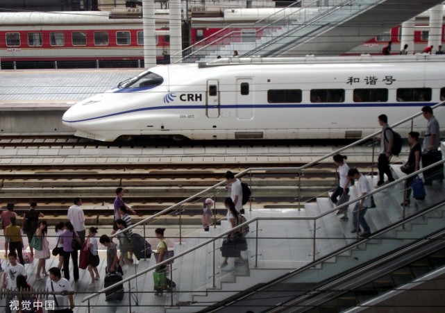 暑运62天北京铁路局发送旅客近70000000!