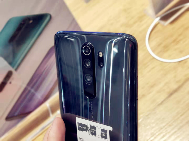 荣耀9x对比红米note8pro赢了一点很多方面输惨了