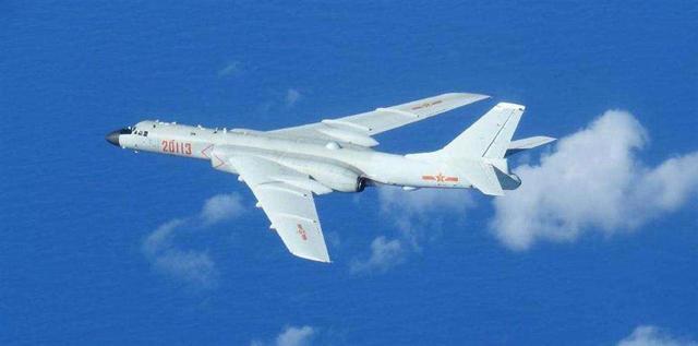 当然,这些都是其次,对于现在的轰6k而言,外军的战役轰炸机和战略轰炸