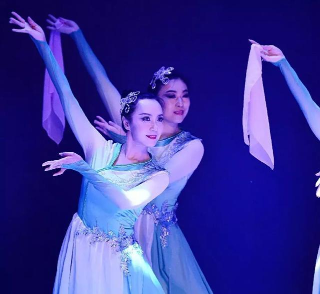 做一名优雅前行的造梦舞者