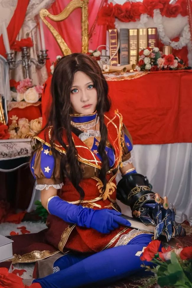 cos美图:fate——达芬奇,网友:最美学霸上线了!