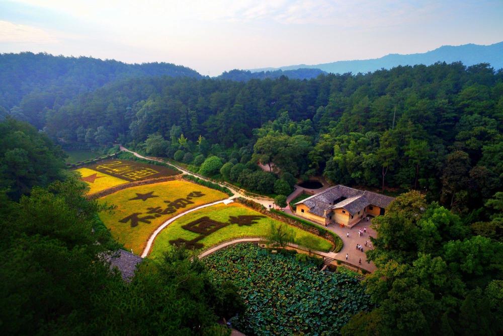 湖南省韶山市杨林乡石屏村湖南省韶山市杨林乡石屏山下,田原美景.