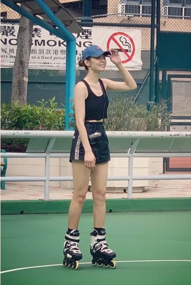 牺牲休息时间 吕慧仪陪囝囝练直排轮溜冰