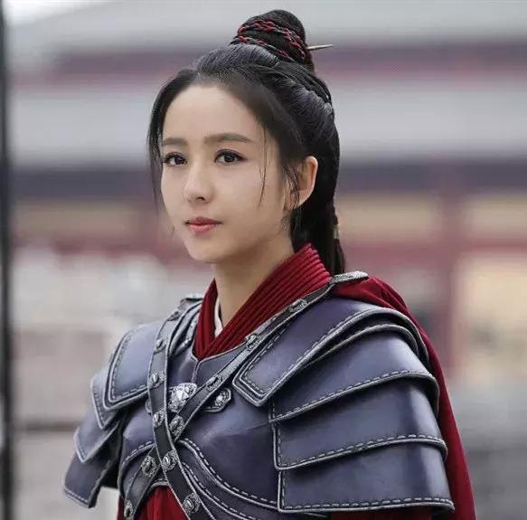 走出来的仙子 《母仪天下》 她饰演的赵飞燕,古典温婉,楚楚可怜 是无