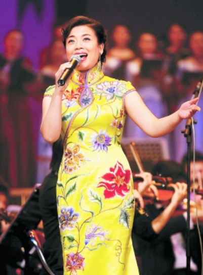 24次登春晚献唱,为照顾患病父亲隐退,年过半百仍是孤身一人