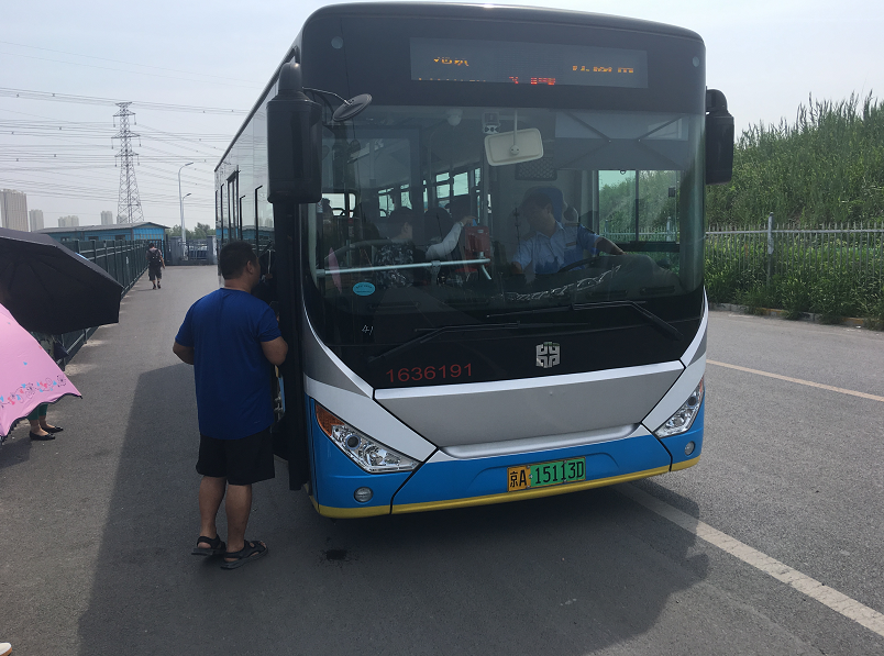 有了微循环公交,这里的市民不用再买电三轮了!