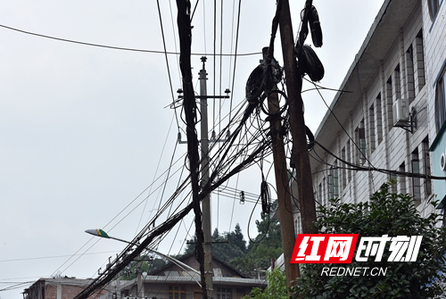 隆回縣小沙江鎮:弱電入地 