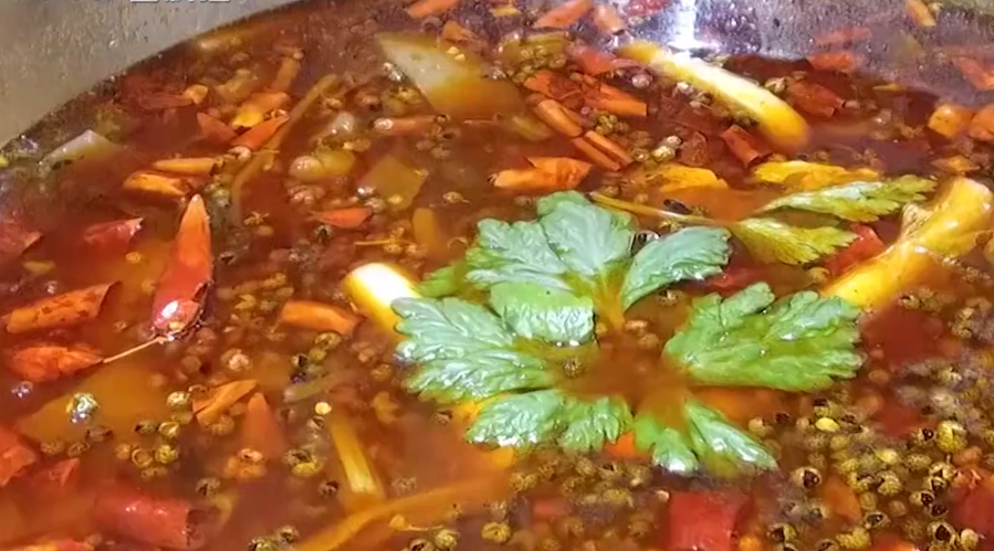 中国三大川系火锅,哪一种更麻更辣?看完你就知道了