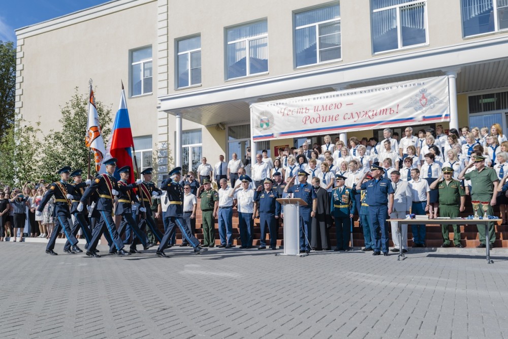 未来的精英,俄罗斯少年军校的开学与众不同,十分注重仪式感