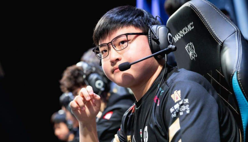 LPL解说比赛直呼UZI枣子哥 事后:绝对愿意当