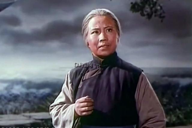 万一英,70年代演沙奶奶走红,晚年却成"阿庆嫂",70岁去世