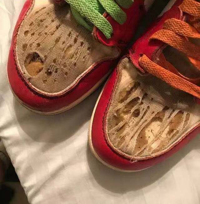 又一双双"丑鞋"爆火,是谁给了这些炒鞋人的勇气