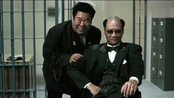 讲真力王中的独眼副监狱长原来是樊少皇的亲生父亲