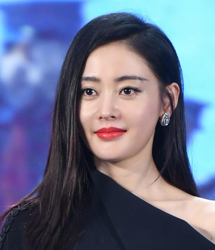 张天爱,元气小仙女,网友:穿什么都非常美!