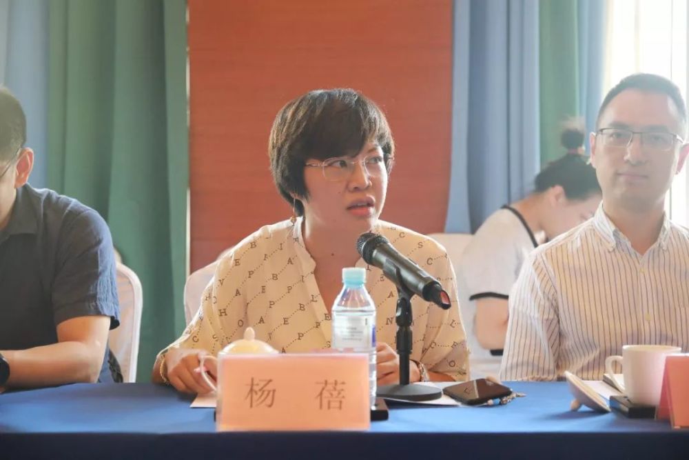 爱奇艺版权管理中心总经理杨蓓先介绍了这部剧网络播出的相关数据.