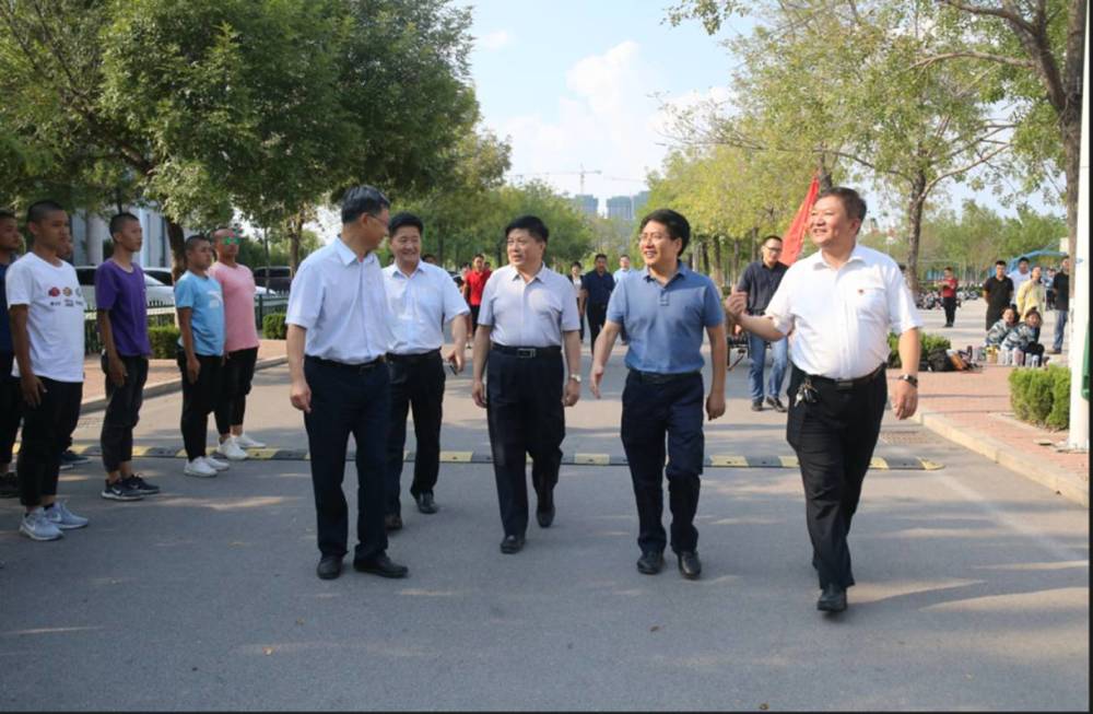 濱州職業學院2019級新生正在塑膠體育場,魁山體育場,足球場和實訓廣場